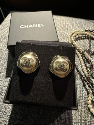 Chanel 雙C logo 全新 珍珠 立體 經典 耳環