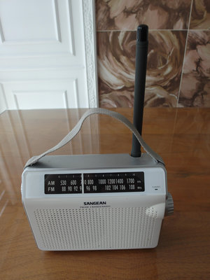 SANGEAN 山進-PR-D6 二波段調頻 / 調幅 復古收音機