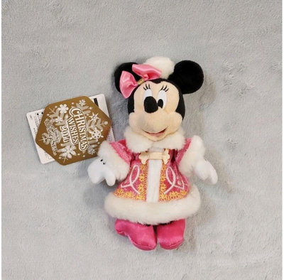 全新 日本迪士尼樂園 2014年 聖誕節米妮吊飾 米妮耶誕節大衣吊飾小玩偶 米老鼠新年外套包包別針掛飾小娃娃 minnie mouse米妮公仔掛件disney