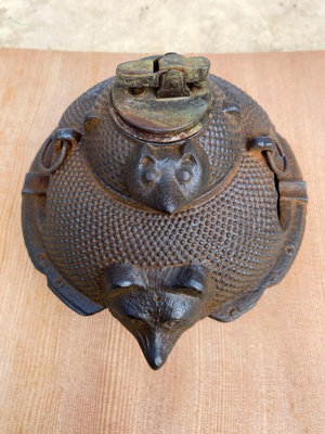 日本茶道具 風爐釜福貍，老物件包漿漂亮， 鑄鐵福貍爐 貍貓釜