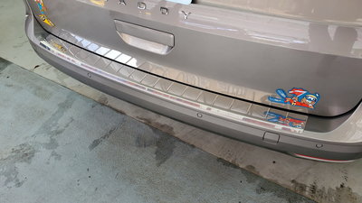 VW CADDY5 2021- 不鏽鋼後保桿防刮板亮面 後保桿上護板 歐洲原裝進口 背膠黏貼 保護門檻 防刮 防磨防掉漆