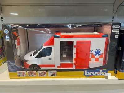 德國 BRUDER 1:16 賓士 MB 救護車與司機人偶 4段聲光音效 大型汽車