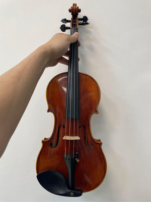 64號 4/4純手工獨板小提琴音質好 市價6萬 高級烏木配件 台灣品牌尼龍弦+法國奧博特琴橋 +歐料音柱