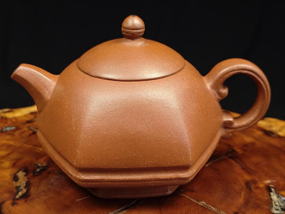 ～壺風茶道~23150《宜興紫砂 降坡泥 六角壺》約400cc 宜興紫砂壺、紫砂、普洱茶、茶壺