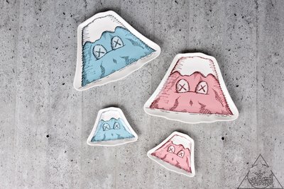 【HYDRA】Kaws Holiday Mount Fuji Ceramic Plate 富士山 盤子【KAWS04】