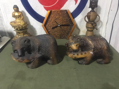 日本木雕北海道熊，老物件，兩只熊，雕工精細，品相完好，無缺無38885