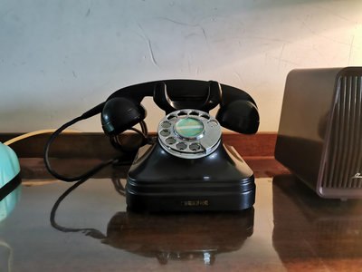 老式轉盤撥盤電話機 膠木老電話，上海上訊 老式轉盤老電話 撥