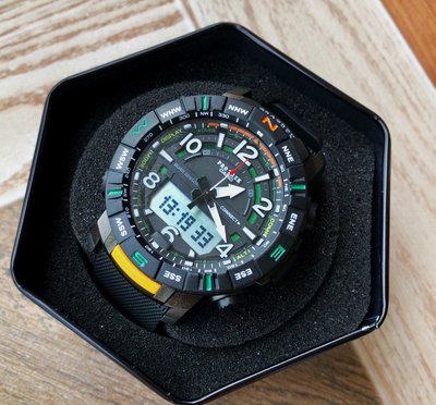 CASIO Pro Trek 黑色錶盤 黑色橡膠錶帶 數位/指針雙顯 登山運動 男士手錶 PRTB50-1