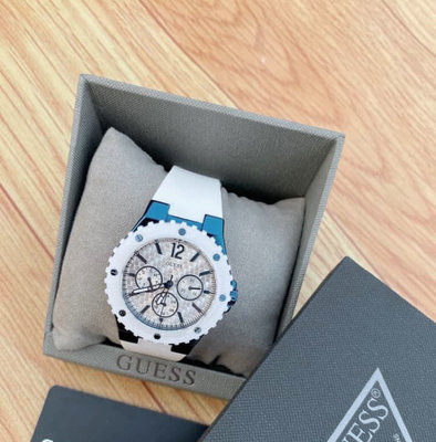 GUESS Overdrive 白色面錶盤 白色橡膠錶帶 石英 女士手錶 W0149L6
