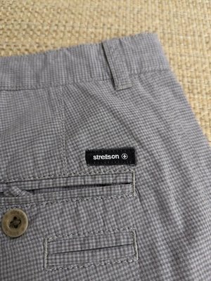 瑞士品牌 strellson 灰色細格紋休閒短褲 33