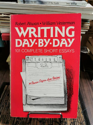 天母二手書店**Writing Day by Day: 101 Complete Short Essays內有幾頁螢光