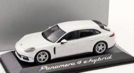 保時捷原廠車主精品區商品全新德國生產原版Panamera 4 e-hybird 1/43模型車（Panamera 系列D）