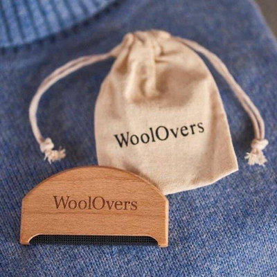 Mikis 現貨 英國WoolOvers Wollkamm 天然木質 頂級除毛球梳
