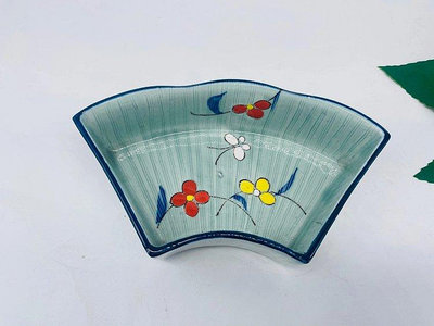 一帆百貨鋪日本有田燒高峰作手繪釉下彩扇形料理盤 創意日式碗 深