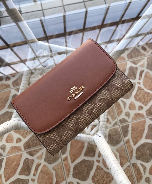 琳精品 Coach 32485 新款女士三折翻蓋pvc拼皮中夾 內置拉鏈隔層 簡約時尚皮夾 Yahoo奇摩拍賣