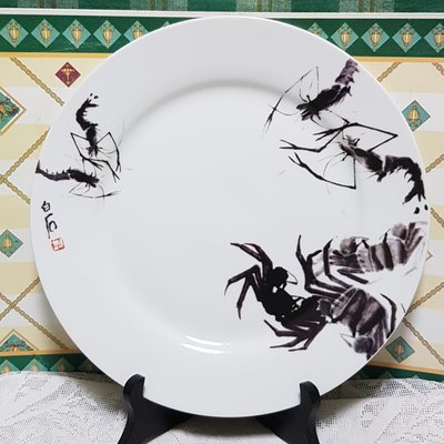 由artkey.com藝奇藝術授權製作 齊白石畫作蝦蟹 應用在精緻的瓷器上 藝術與商品結合 創造出完美無瑕的擺飾