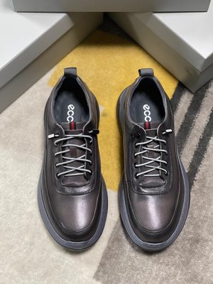 ECCO新款男休閒鞋 鞋面頭層進口牛皮 真皮鞋墊 耐磨橡膠鞋底  行走舒適