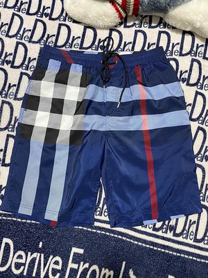 Burberry博柏利格紋藍色男生休閒短褲沙灘褲，m碼，澳門