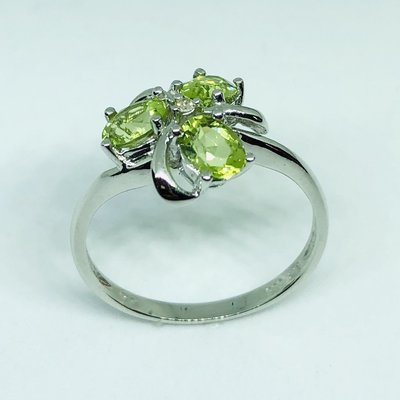 艾麗珠寶-愛戀橄欖石鑲鑽戒指（14K 白K)CR.000032
