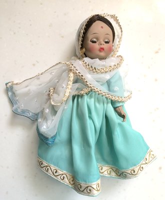 Madame Alexander 8" International Doll 【印度 India】陶瓷娃娃 洋娃娃