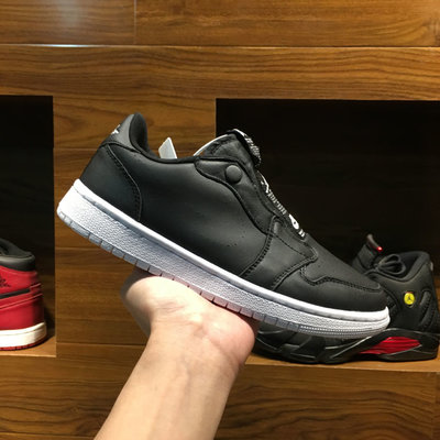 Nike Air Jordan 1 AJ1 一腳蹬 無鞋帶 黑白 運動板鞋 男女鞋 AV3918-001