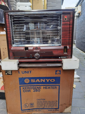 Sanyo/三洋日本本土機：三洋壁爐，油箱3.4升，通身沒有