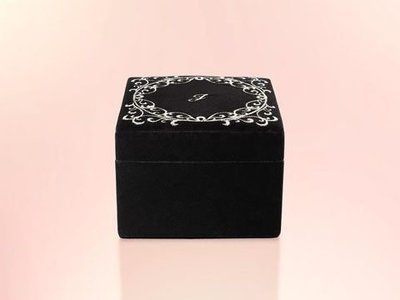 【小喻美妝】全新日本JILL STUART 古典黑絲絨寶盒 置物盒/收納盒/珠寶盒。天鵝絨刺繡花紋首飾盒