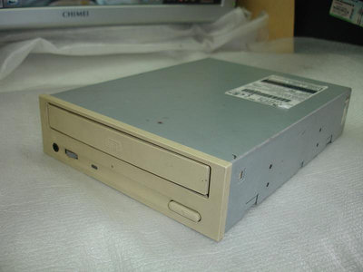 【電腦零件補給站】TEAC CD-540E IDE 光碟機 隨機出貨