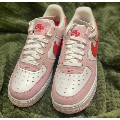 Nike Air Force 1 '07 QS"Valentine Day" 粉紅 情人節 運動鞋 DD3384-600