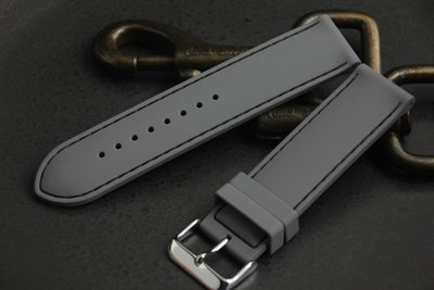22mm直身~超優手感平面科技灰色高質感矽膠錶帶~黑線～智慧錶可用seiko oris