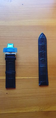 金色蝴蝶扣 現貨供應 精工 SEIKO 真皮錶帶 鱷魚紋路 蝴蝶扣 指定款式:21mm錶帶 :黑色黑線(金色蝴蝶扣) 。