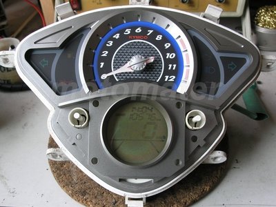 雷霆Racing 125/150 液晶螢幕淡化維修（大明機車儀表板）