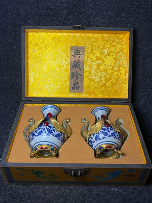大清乾隆御制青花瓷花瓶漆器盒“藝術瑰寶，青花至尊” ， 青花瓷，位居瓷器首位，中國獨510