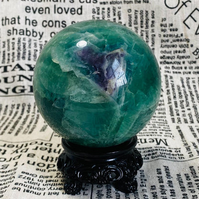 C584天然紫綠螢石水晶球擺件綠色水晶原石打磨屬木客廳辦公家 水晶 原石 擺件【玲瓏軒】