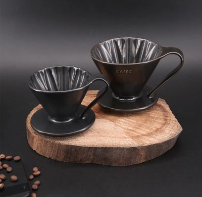 日本陶瓷 CAFEC 花瓣陶瓷濾杯 (限量版墨黑色) 手沖咖啡錐形濾杯 1-2人份 甜感加強 日本製有田燒(附豆匙)
