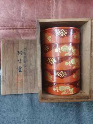 日本平安堂漆器，天然木金蒔繪，五重盒，整體高度17厘米，口徑