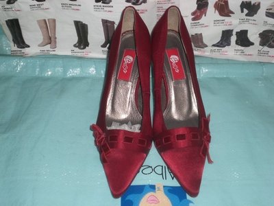☆甜甜妞妞小舖 ☆ 品牌 BESO 紅色緞布蝴蝶結--高跟尖頭包鞋--6號