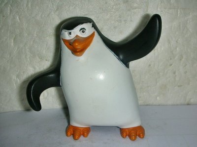 aaS.(企業寶寶玩偶娃娃)少見2008年麥當勞發行馬達加斯加2-老大Talking Skipper企鵝發聲公仔!