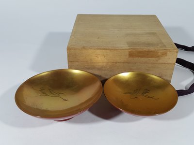 [銀九藝] 早期日本漆器 鶴壽 薄胎浮雕金漆杯 對杯