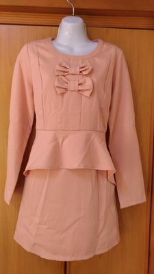 全新Y.L.L杏粉色前蝴蝶結洋裝 側邊隠形拉鏈 S號 $2780 精品春裝 俢飾小腹洋裝