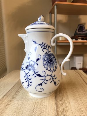 meissen 麥森 茶壺 咖啡壺 一級品 藍洋蔥 高23.5含蓋 寬17含把。 愛買家族