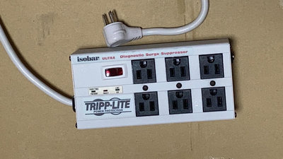 TRIPP LITE Isobar 6孔排插