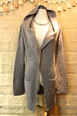 【性感貝貝1館】服飾精品 銀灰色銀蔥連帽針織綁帶大衣外套，英國Burberry風格
