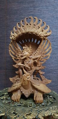@@六合堂@@印尼老山檀香藝術雕件/非印度老山~。大型大鵬金翅鳥，除了象徵著~尊貴皇室、權利之外，還被視為具有較強招財效