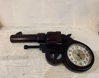 早期復古懷舊實木製手槍造型時鐘 掛鐘 功能正常 陳列佈置