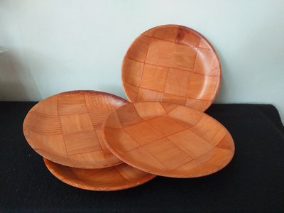 早期 木製編織盤子 水果盤 5個1標~ 這種木盤子比一般瓷盤兼具防水與透氣性.目前已不多見
