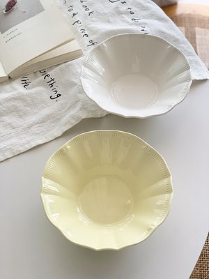 外貿出口 法式ins奶黃色浮雕花邊陶瓷花型碗沙拉甜品碗