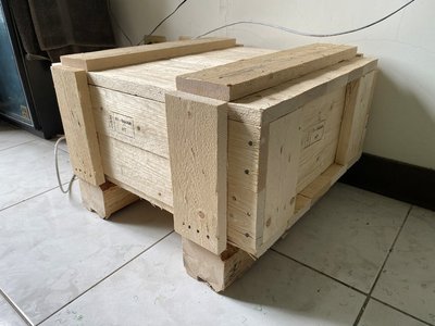 二手包裝用木箱 (運輸用木箱)，外箱尺寸56x55x38公分
