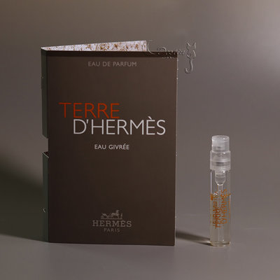 Hermes 愛馬仕 大地 冷冽之水 Eau Givrée 男性淡香精 2ML 全新 可噴式 試管香水