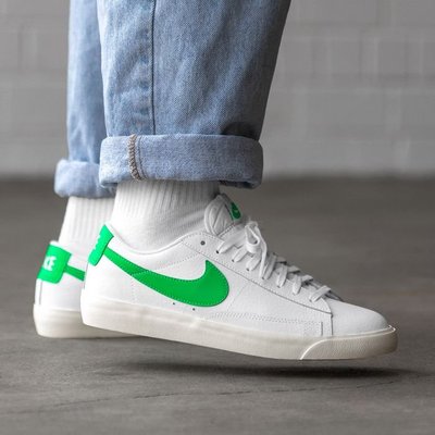 nike blazer mid 77 forest green